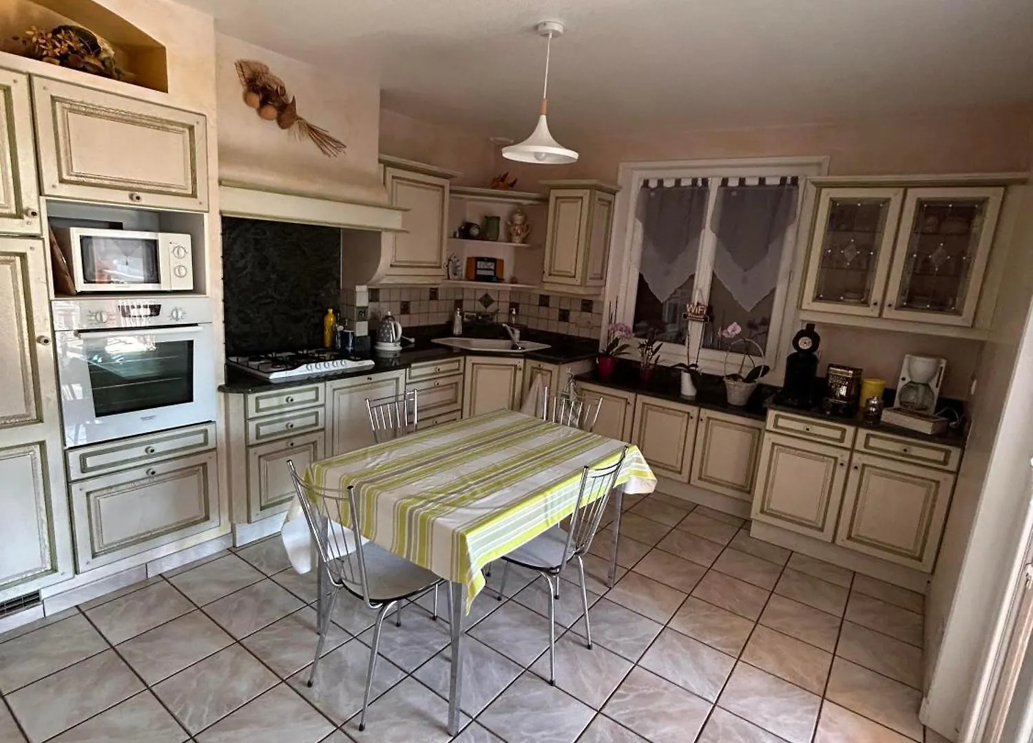 Hotel Chambres des arrys Bas-en-Basset France